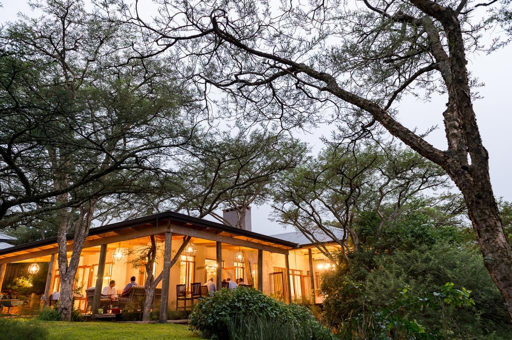 Hilton Bush Lodge & Function Venue Экстерьер фото